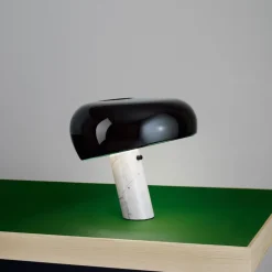 Snoopy Bordslampa svart