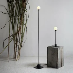 Snowball bordslampa svart