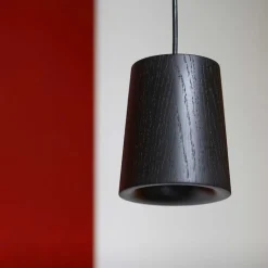 Solid cone taklampa svart