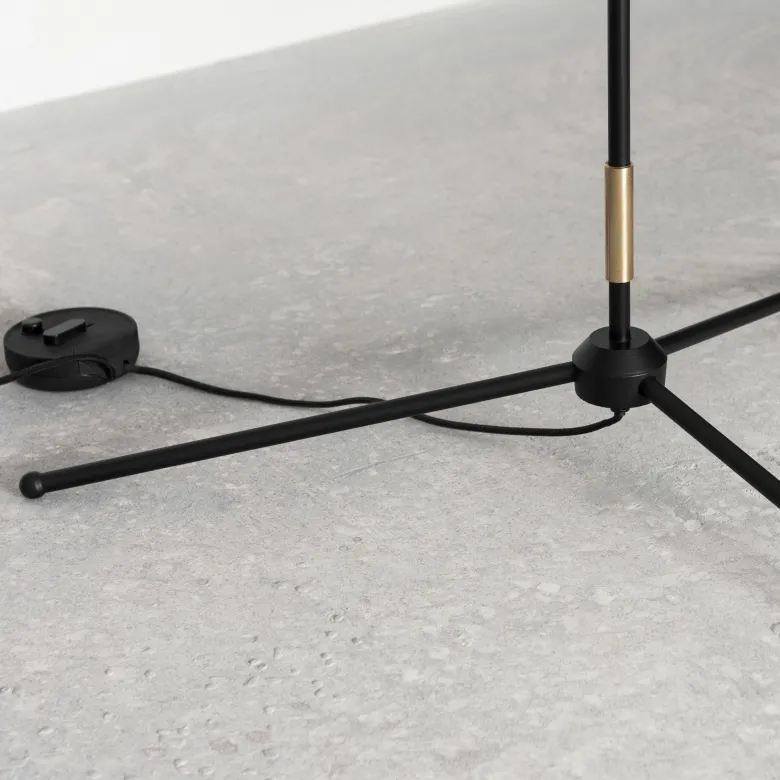 Spoon golvlampa svart