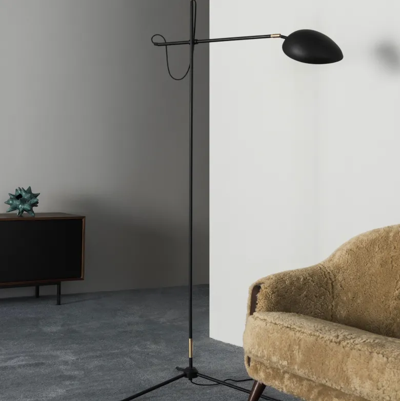 Spoon golvlampa svart