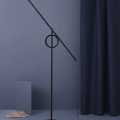 Tangent media golvlampa svart