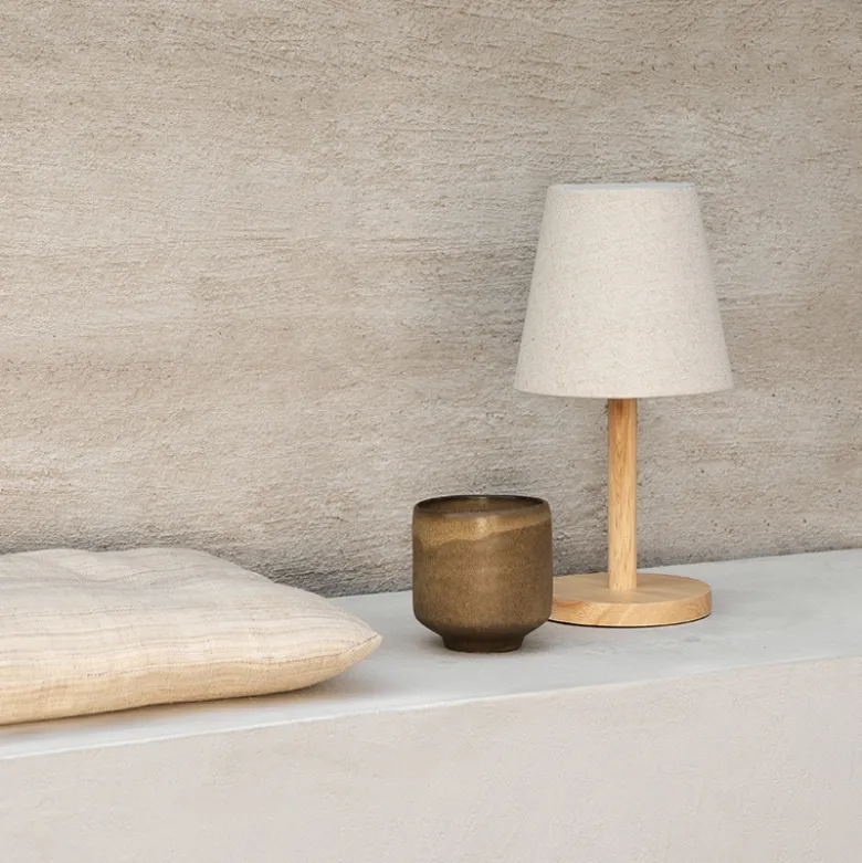 Tess portabel bordslampa natur