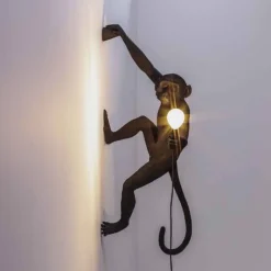 The Monkey Lamp Hanging right outdoor vägglampa svart