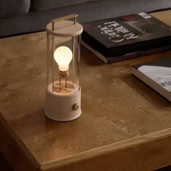 The Muse 2.0 portabel bordslampa IP44 Setting Plaster Pink