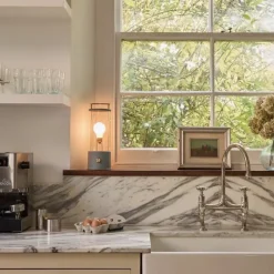 The Muse 2.0 portabel bordslampa IP44 Selvedge Blue