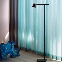 Tip golvlampa svart