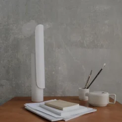 T-lamp bordslampa white