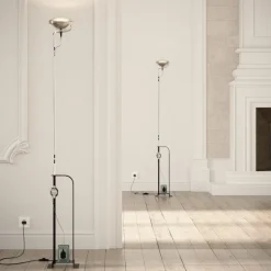 Toio LED golvlampa svart