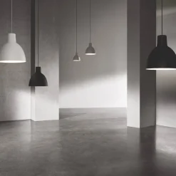 Toldbod 250 Taklampa black