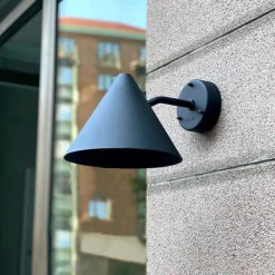 Tratt IP23 vägglampa oxiderad koppar