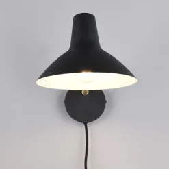 Traveller vägglampa svart/mässing