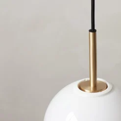 TR Bulb taklampa borstad mässing/matt vit