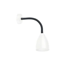 Trotsig vägglampa mattvit