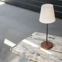 Tyra portabel bordslampa