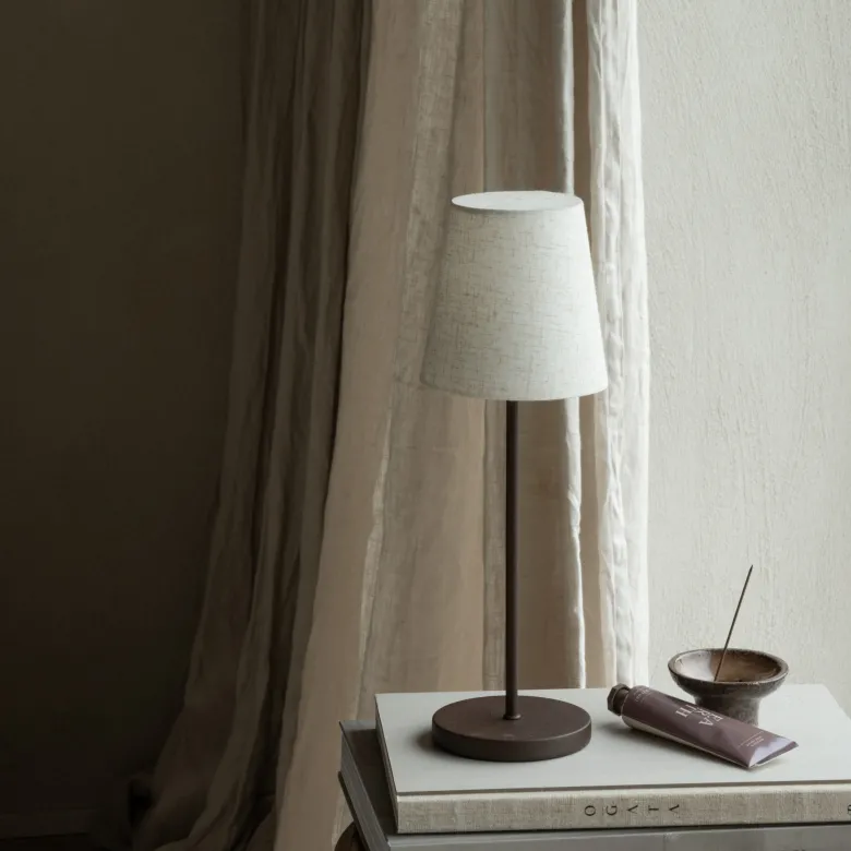 Tyra portabel bordslampa