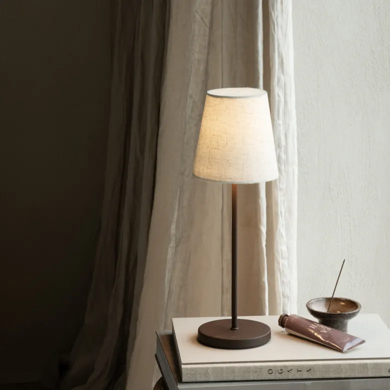 Tyra portabel bordslampa