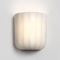 Veo vägglampa matt brons/opalglas