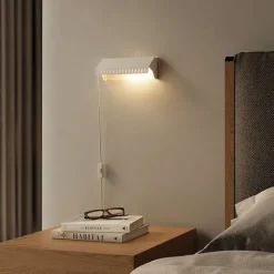 Vippa vägglampa blankvit