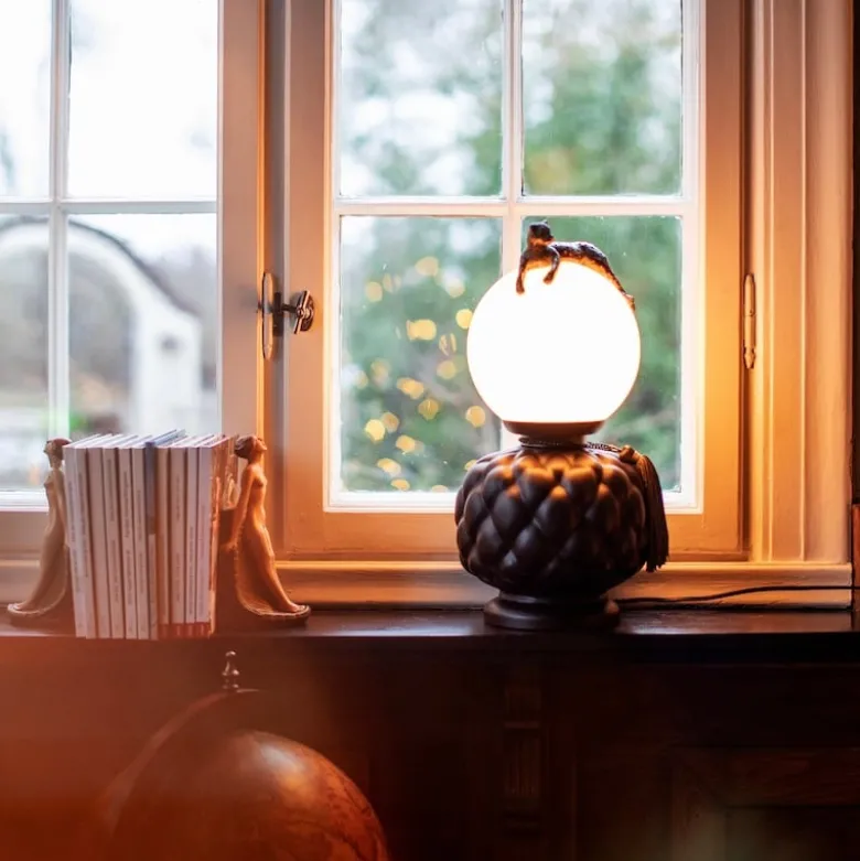Viva La Diva bordslampa svart/vit matt