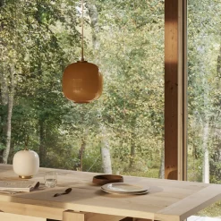 VL 45 Radiohus Ø250 taklampa Brass/Glossy Amber
