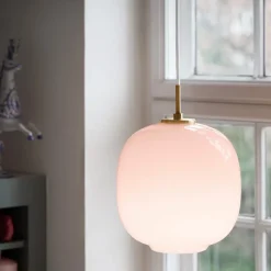 VL 45 Radiohus Ø250 taklampa pale rose/brass