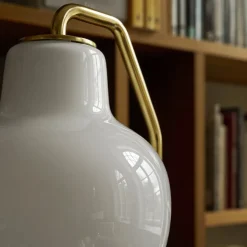 VL Ring Crown golvlampa opalglass/brass