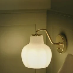 VL Ring Crown vägglampa utan sladd, utan brytare brass/ opal glass
