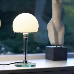 WG 24 Wagenfeld Bordslampa glas, nickel, opal glas