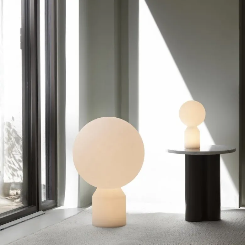 Yo L portabel bordslampa vit