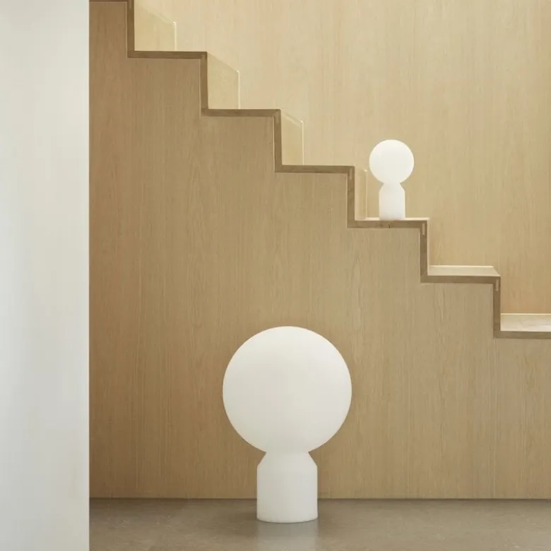 Yo L portabel bordslampa vit