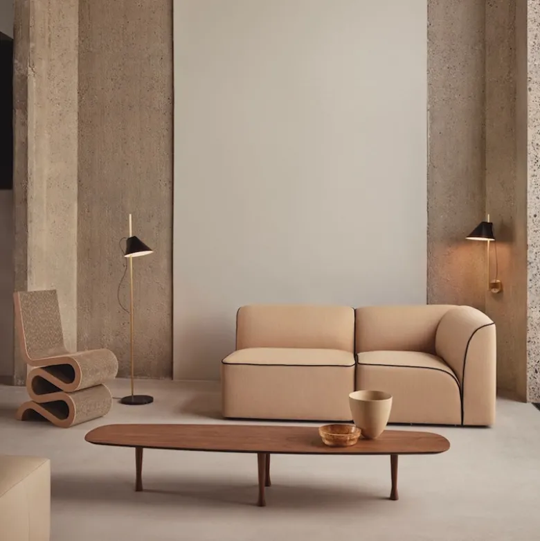YUH Golvlampa black/brass