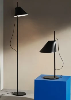 YUH vägglampa black